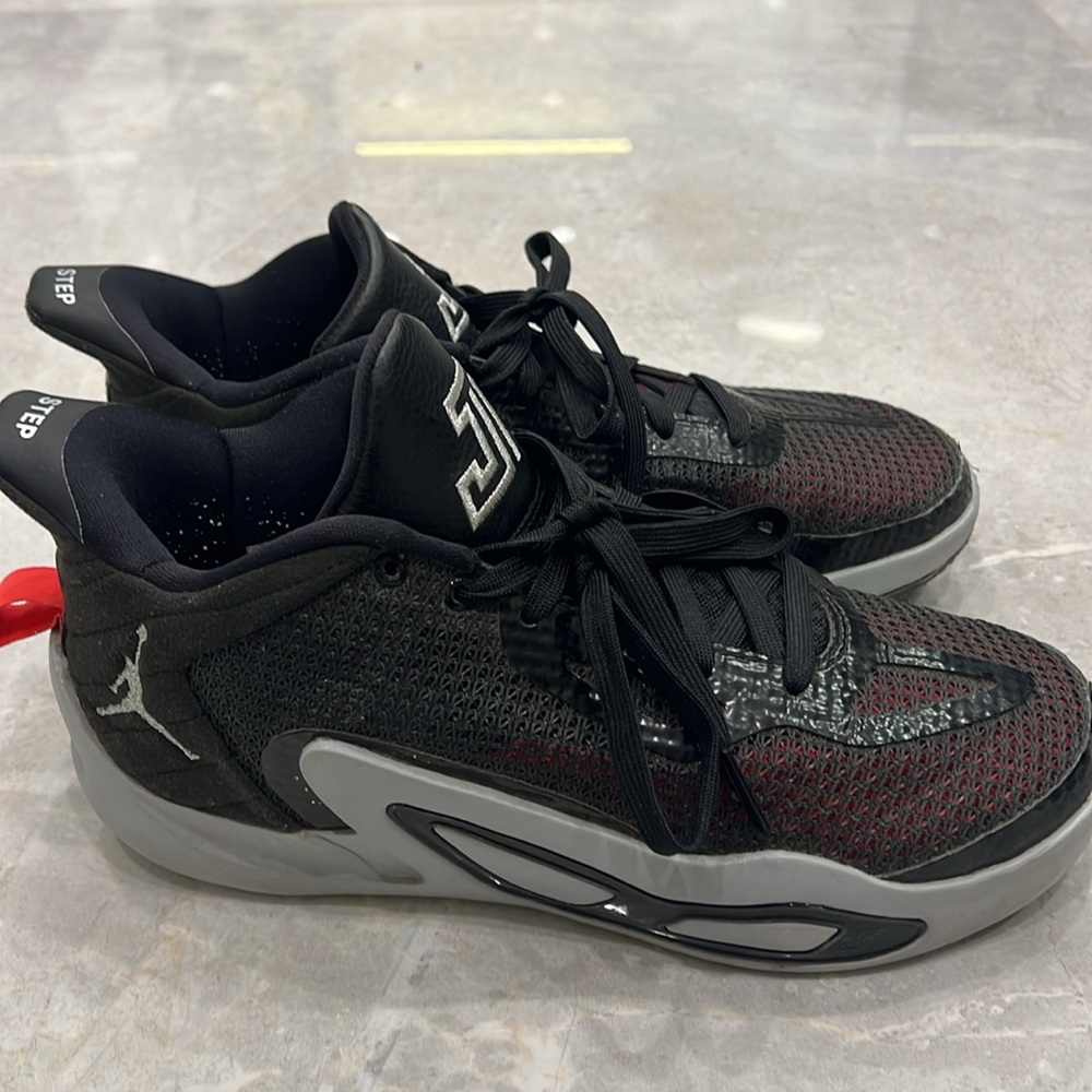 Indoor JT Basketball Shoes - Size 7Y - Picture 8 of 8